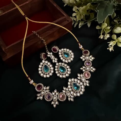 Israt Kundan Necklace Set - Multi – The Shopping Tree