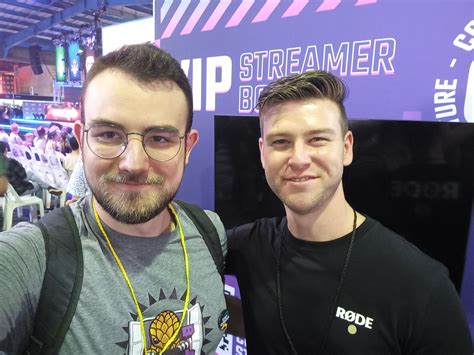 Hero27_Creations #RageExpo2022 on Twitter: "@ComicConAfrica day 3 photo hall @omg_it_be_nia ...