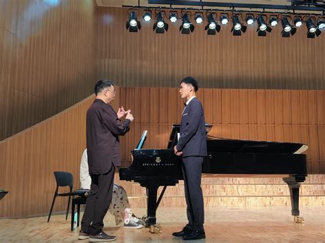 音乐舞蹈系成功举办“独唱音乐会和声乐教学中的钢琴伴奏”讲座