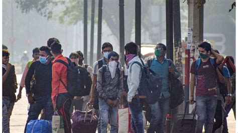 Gujarat : 18 Hindu refugees from Pakistan granted Indian Citizenship in ...