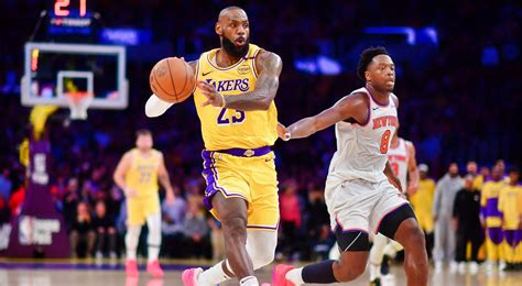 Blockbuster NBA Trade Proposal Sends LeBron James To The Knicks In ...