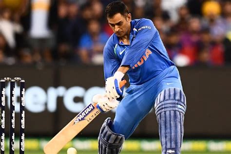Ms Dhoni : ధోనీ లేకపోతే కోహ్లీసేన రాణించలేదా..? మిస్టర్ కూల్ ఉంటేనే ...