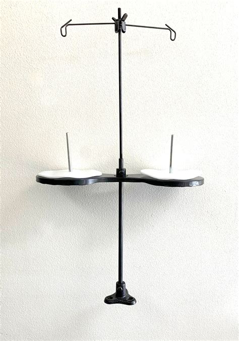 How to Use 20 Spool Thread Stand 的图像结果