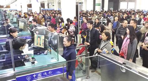10月2日8时15分:西九龙站口岸出入境客流量少_深圳新闻网