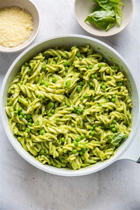 Pasta with Peas {Easy 25-Minute Recipe} - Feel Good Foodie