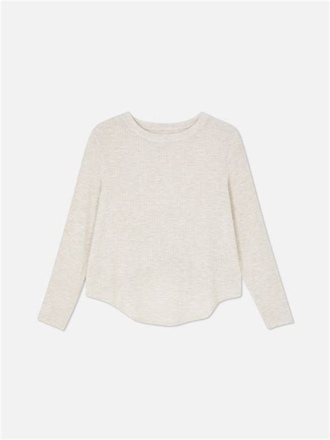 Women's Pajama Tops | Long Sleeve, Oversized & Fleece | Primark