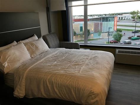 HOLIDAY INN EXPRESS & SUITES GATINEAU - OTTAWA BY IHG (Quebec) - Hotel ...