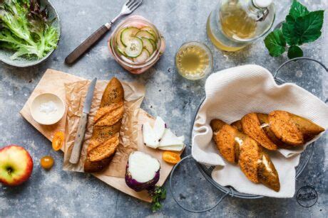 Vegane überbackene Dinkel-Laugenstangen mit Vollkorn · Eat this!