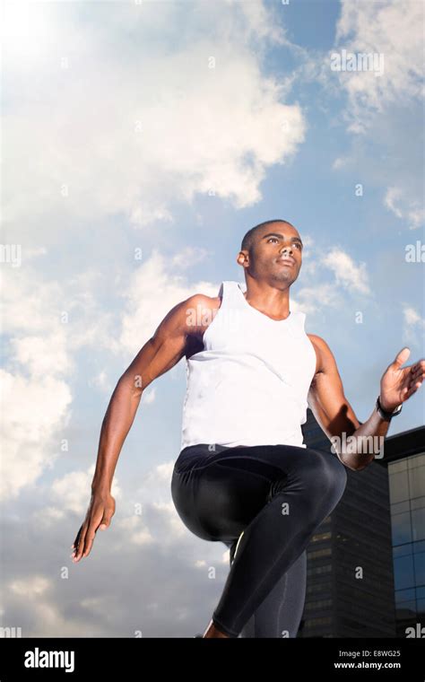 Stock Man Running 的图像结果