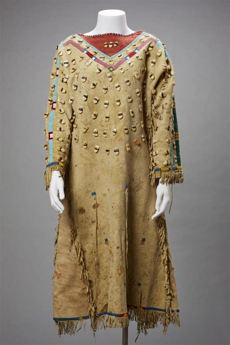Crow Native American Tribe Clothing: Traditional Designs and Styles