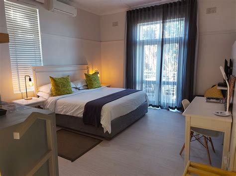 THE HAMPTON EXCLUSIVE GUESTHOUSE (East London) - Inn Reviews, Photos ...