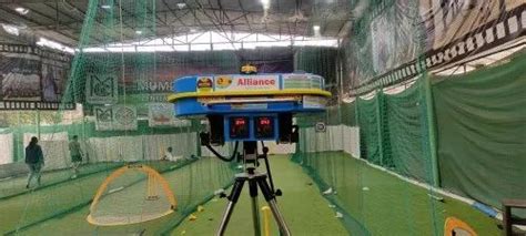 Cricket bowling Machine - Cricket Bowling Machine Manufacturer from Mumbai