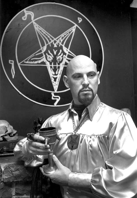 Satanic Bible oleh Anton Szandor Lavey Book!