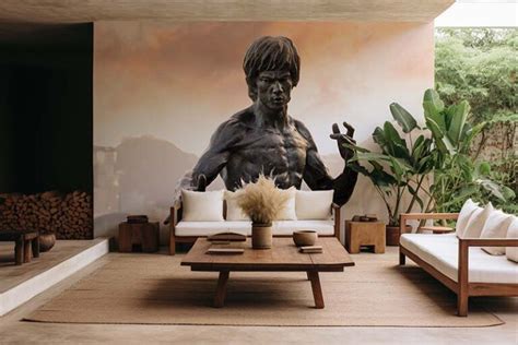 Bruce Lee Statue at The Avenue of Stars in Hong Kong Wallpaper Mural ...