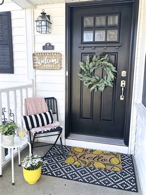 Small Front Porch Decor: 7 Budget Friendly Decorating Ideas - Organize ...