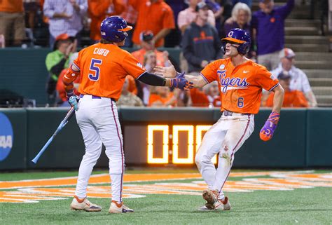 No. 11 Clemson Scores Late To Top Spartans 7-3 in Clemson Regional ...