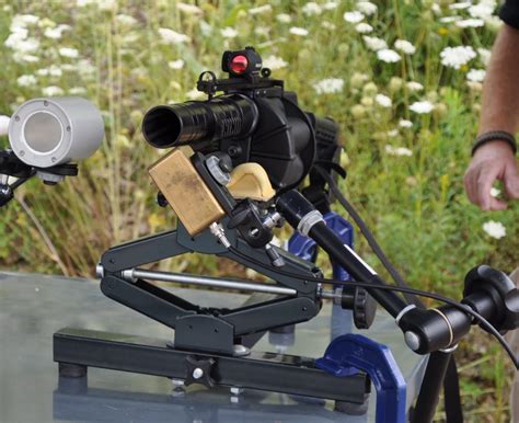 Less Lethal Deployment 的图像结果