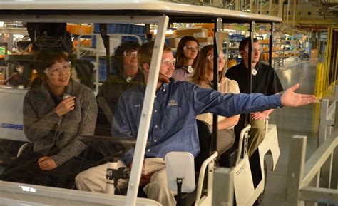 How to Find the Right Tour Guide System Rental - Translation India