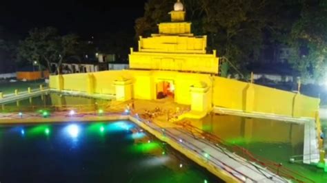 Assam: Bahubali-themed Durga puja pandal recreates Mahismati Kingdom ...