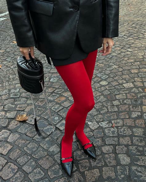 Cómo llevar en 6 looks ideales las medias rojas, el accesorio estrella ...