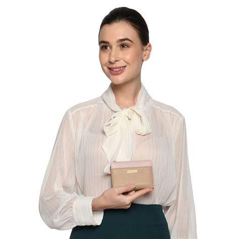 Buy Caprese Erica Fold Wallet Small Nude @ Rs.920 | Caprese Bags