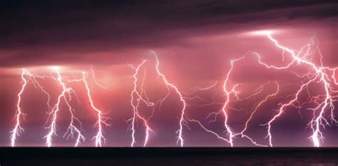 胆战心惊 整年几乎都在“天打雷劈”中度过的地方(视频) 雷擊 | 委內瑞拉 | 自然现象 |米雅| 看中国网