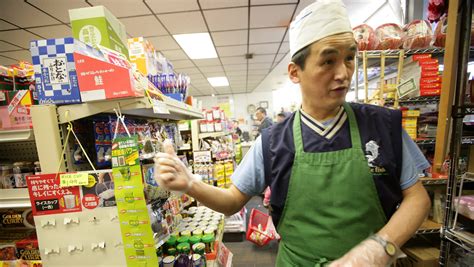 Venerated Clawson sushi shop and market Noble Fish to expand