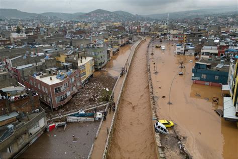 土耳其部分地区遭遇洪灾 已致1人死亡1人失踪