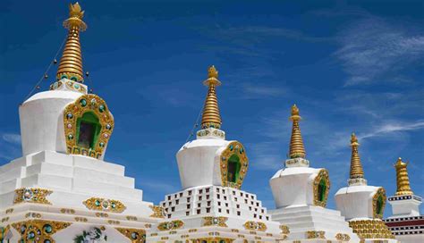 5 Must Visit Buddhist Monasteries in Ladakh For Inner Peace ...