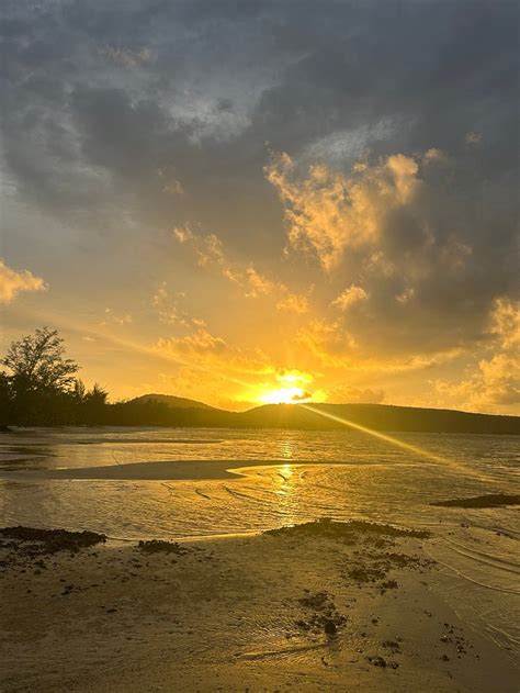 DOLPHIN BAY RESORT (Cambodia/Koh Rong Samloem) - Campground Reviews ...