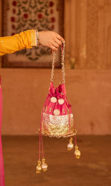 SHOP – Ridhiiee Suuri