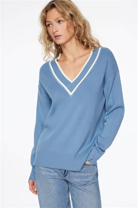 Long Sleeve V-Neck Sweater Blue | Dynamite