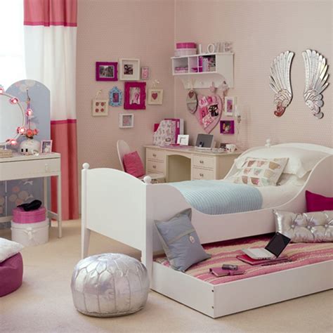 女孩的粉红房间装修图片 – 设计本装修效果图