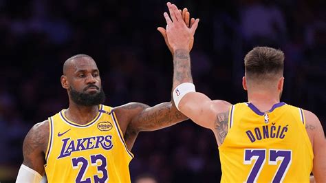 Luka Doncic & LeBron James führen Lakers zum Sieg - Pistons-Serie bei ...