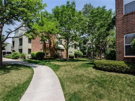 Waterfield Court Apartments | Aurora CO