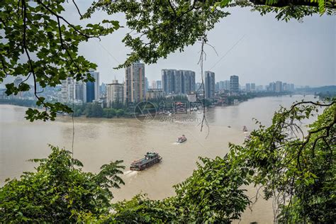 由高原流进天府之国的岷江