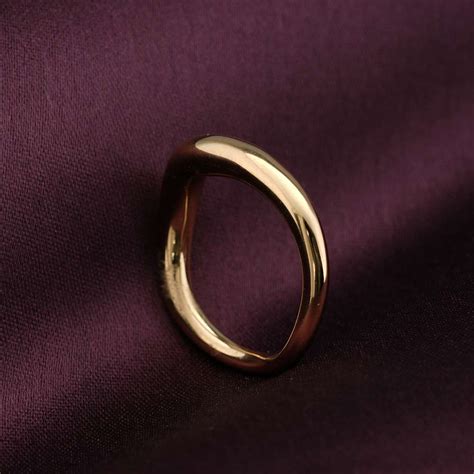 Wavy Band Ring – PALMONAS