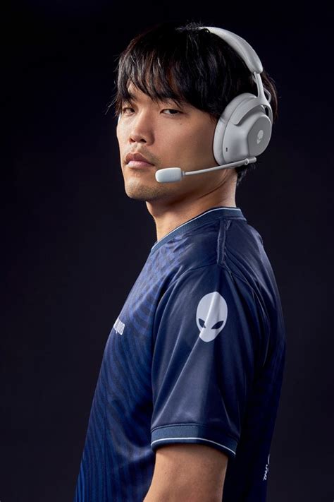 Alienware Pro 電競耳機與電競隊伍 TEAM Liquid（TL）合作打造，售價約台幣 7,300 元 | LINE購物