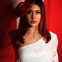 CLARA - Premium Silver Jewellery & Certified Gemstones