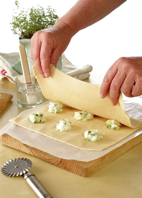 Raviolis caseros con calabacín y queso de cabra