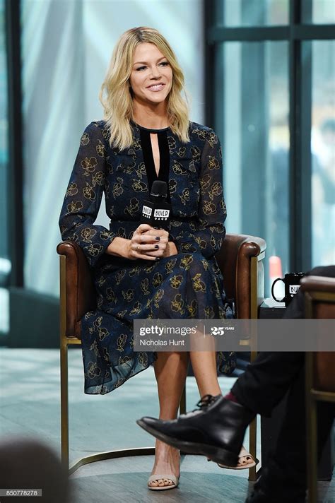 Kaitlin Olson's feet