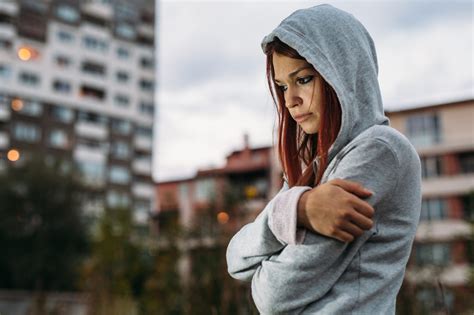 Early Signs of Bipolar Disorder in Teens - Child Mind Institute