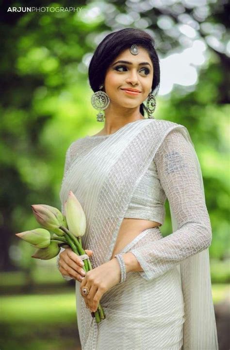 10 Gorgeous Christian Bridal Sarees To Walk Down The Aisle In! – Shopzters