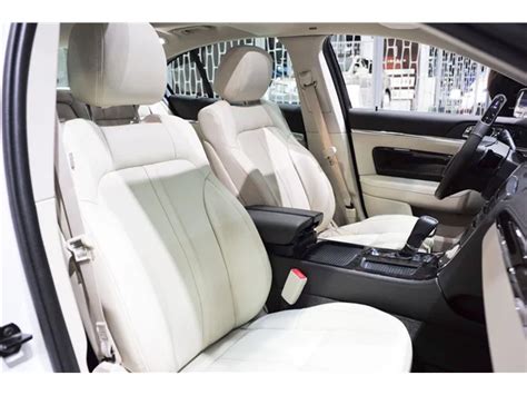 2015 Lincoln MKS: 26 Interior Photos | U.S. News