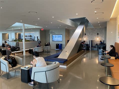 The new United Club Lounge in Terminal A at Newark EWR - Points Miles ...