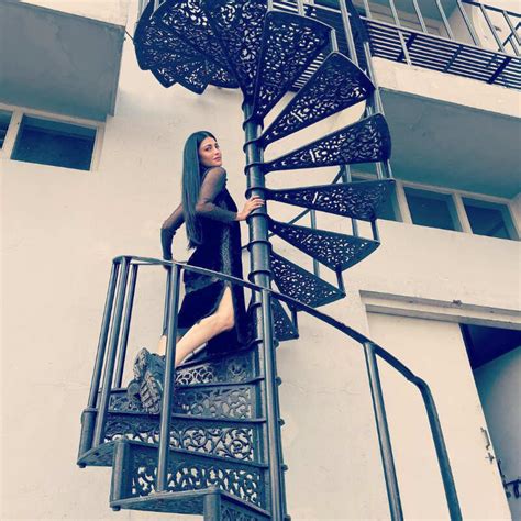 Loved-up pictures of Shruti Haasan with beau Santanu Hazarika go viral ...