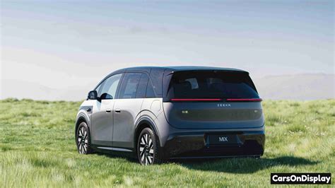 Zeekr MIX MPV Debuts with Spacious Cabin and Swiveling Seats at RMB 279,900 - CarsOnDisplay