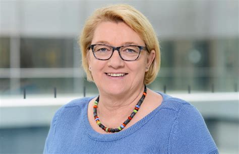 Umstrittener Passus: Auch Hilfskräfte sollen Behandlungspflege ...
