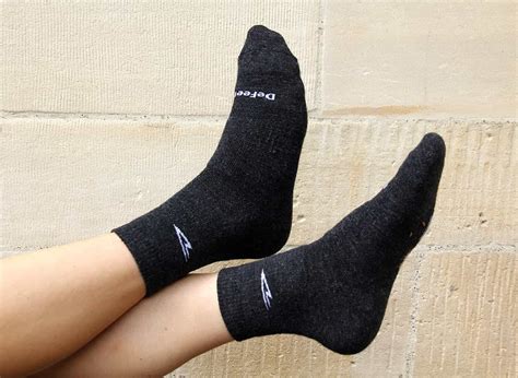 5 Tips to Keeping Your Feet Warm This Winter - Live Enhanced