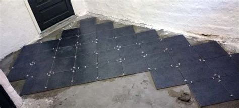 Kellarin Pukuhuone – Osa 1: Laatoitus – Rintamamiestalon uudet asukit